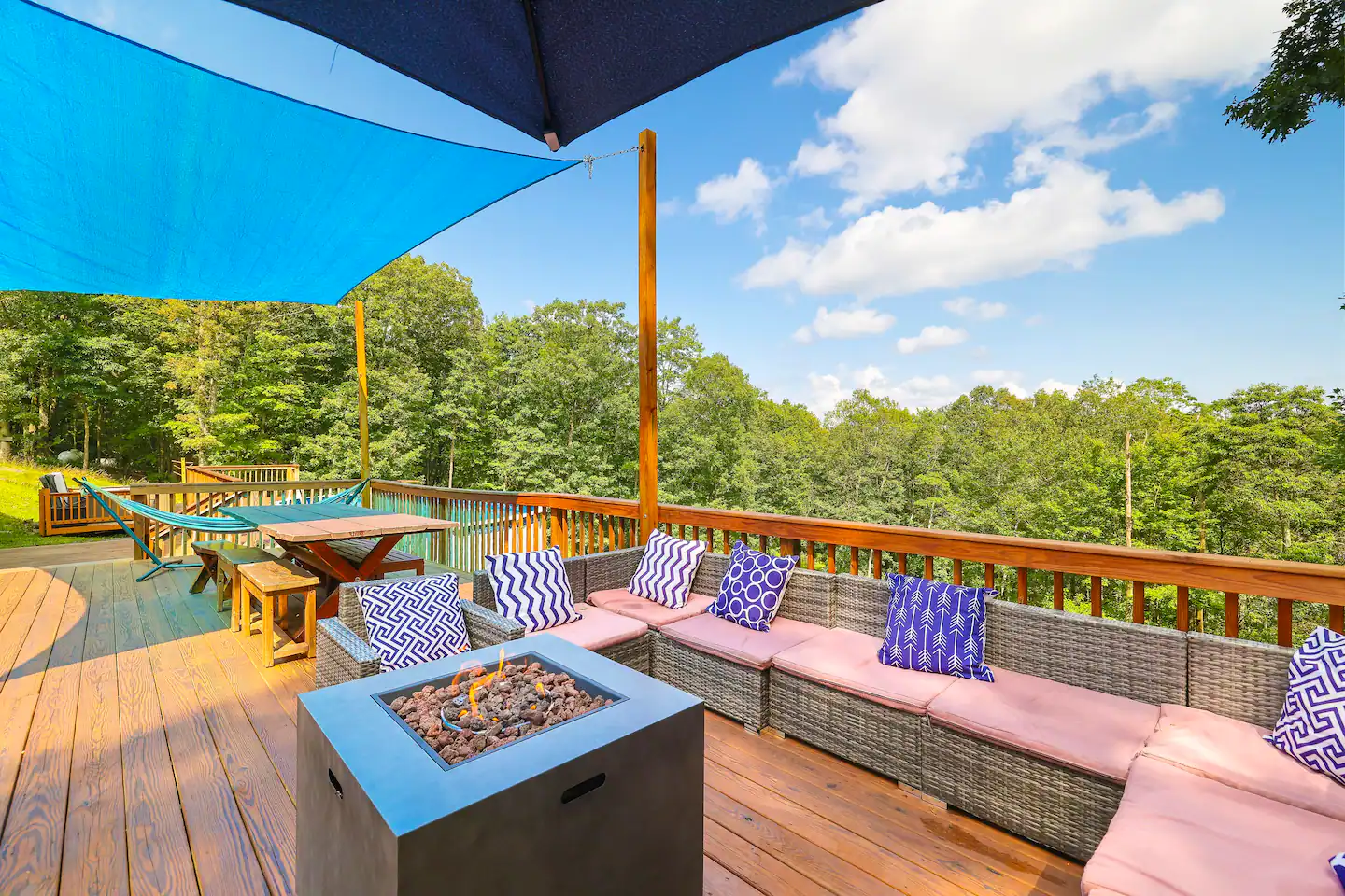 3bca731b 1a6e 4532 aa39 cd3a75523ff2