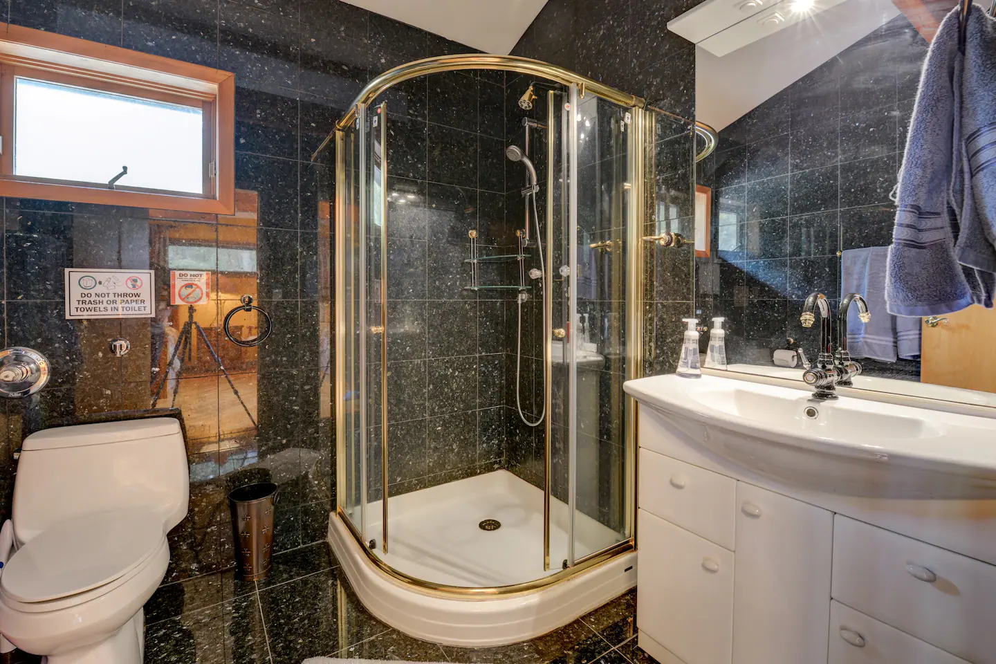 5731b2e9 ad4c 4f08 9b3f 15019303f39d