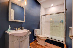 Upstairs Bathroom 2 (1)