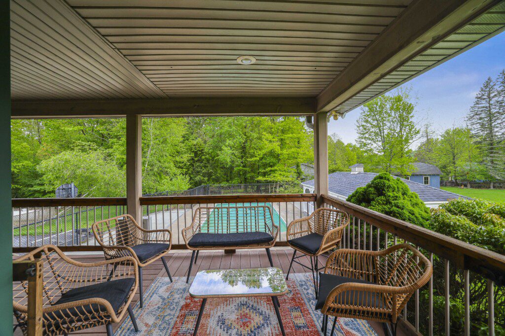 Porch 3