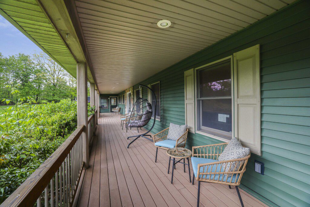 Porch 4